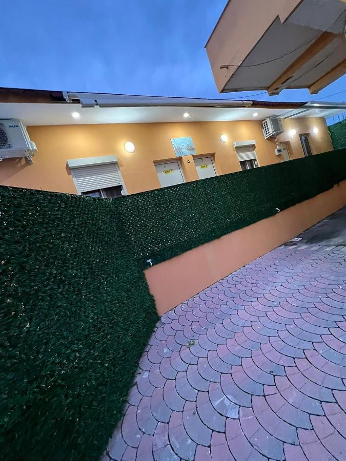Hotel Ziku Durres Bagian luar foto