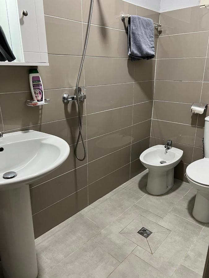 Hotel Ziku Durres Bagian luar foto